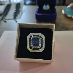 Elegant Silver and Blue Gemstone Ring